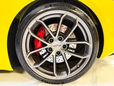 Porsche Cayman 718 GT4 (2020) - Photo 15