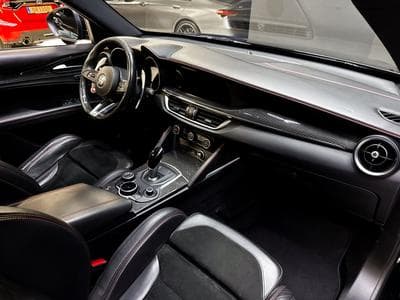 Alfa-Romeo Stelvio Quadrifoglio Q4 (2018) - Photo 14
