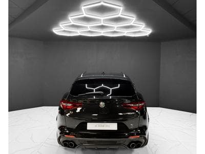 Alfa-Romeo Stelvio Quadrifoglio Q4 (2018) - Photo 4