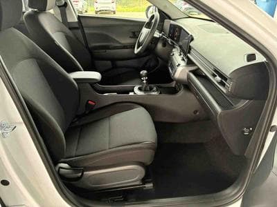 Hyundai Kona 1.0 T-GDI 101 Confort (2025) - Foto 11