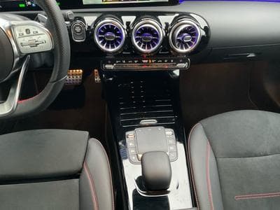 Mercedes A 250 e AMG Line e PlugIn Hybrid Pano 360 Kamera (2023) - Photo 10