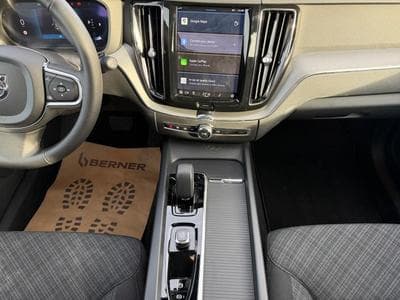 Volvo XC60 B4 Core / Diesel (2023) - Foto 11