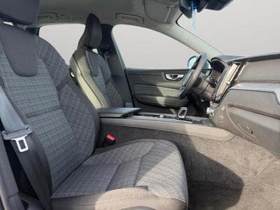 Volvo XC60 B4 Core / Diesel (2023) - Foto 15