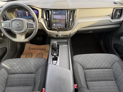 Volvo XC60 B4 Core / Diesel (2023) - Foto 3