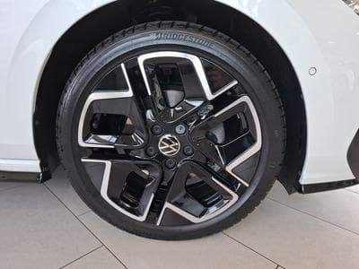 VW Golf NEW MODEL VIII 2.0 TDI 150  R-LINE CUIR NAVI 1 HAND (2025) - Photo 13