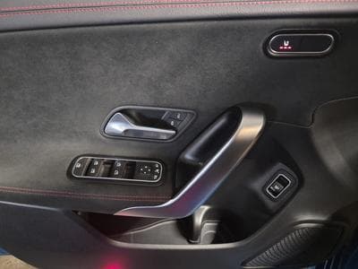 Mercedes CLA 200 D AMG LINE FACELIFT CUIR NAVI Garantie Mercedes (2024) - Photo 12