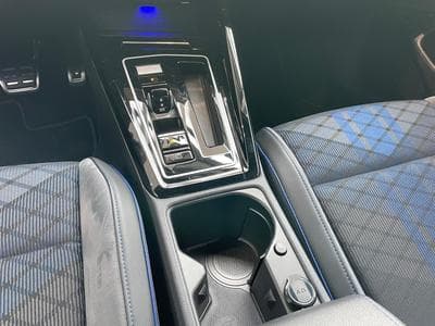 VW Golf 2.0 TSI VIII R Audio HARMAN/KARDON (2023) - Photo 10