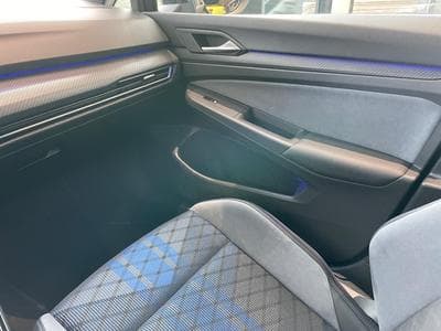 VW Golf 2.0 TSI VIII R Audio HARMAN/KARDON (2023) - Photo 9