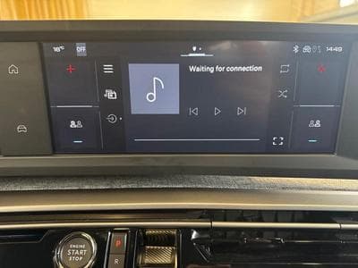 PEUGEOT 3008 1.2 Hybrid 145ch Allure e-DCS6 (2025) - Foto 10