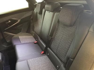 PEUGEOT 3008 1.2 Hybrid 145ch Allure e-DCS6 (2025) - Photo 5