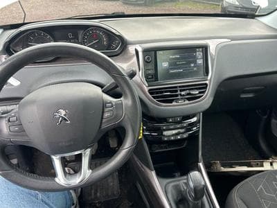 Peugeot 2008 2008 Style *Unfall Frontschaden* (2015) - Photo 7