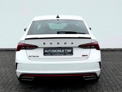 Skoda Octavia Octavia 2.0 TDI DSG RS /NAVI/LED/ACC/1.HAND/ (2022) - Photo 6