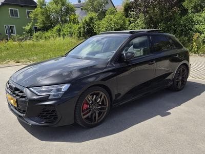 Audi S3 Sportback (2024) - Foto 1