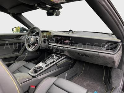 Porsche 911 Porsche 911 Targa 4 GTS (2026) - Photo 11