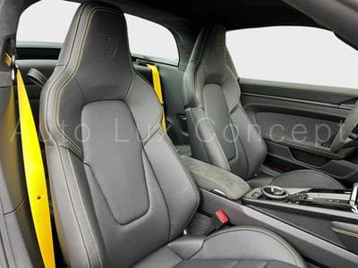 Porsche 911 Porsche 911 Targa 4 GTS (2026) - Photo 15