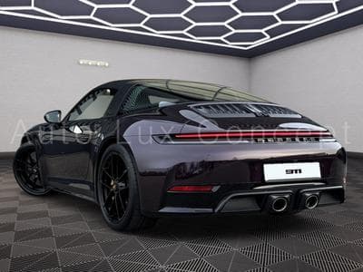 Porsche 911 Porsche 911 Targa 4 GTS (2026) - Photo 2