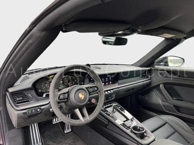 Porsche 911 Porsche 911 Targa 4 GTS (2026) - Photo 9