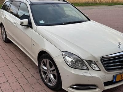 Mercedes E 350 Avantgarde (2011) - Photo 1