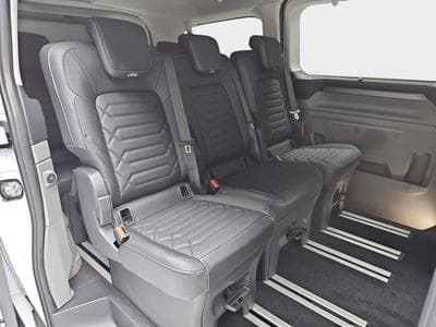 Ford Tourneo 2.0 TDCI ECOBLUE 170 L1 Titanium X (2026) - Photo 15