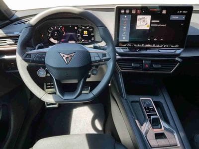 Cupra Leon 1.5 eTSI 150 DSG (2025) - Photo 11