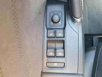 Cupra Leon 1.5 eTSI 150 DSG (2025) - Photo 9