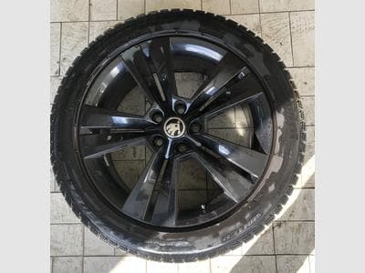Jantes et pneus – 18" - Photo 1