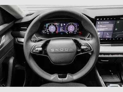 Skoda Octavia Kombi 1,5 eTSI (2026) - Foto 8