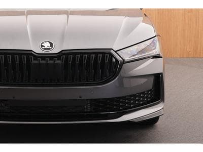 Skoda Superb Combi Sportline 2.0 TDI DSG7 110kW-150CV - DCC+ - Attelage - (2025) - Foto 12