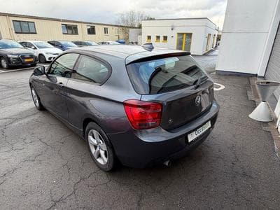 BMW 118 (F21) 1.6 125KW-170CV Boite Auto 3 Portes (2013) - Photo 4