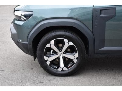 Dacia Duster 1.2 TCE Mild Hybrid 4X4 Journey SG CHFF CAM360 SIDE NEUF (2025) - Photo 5