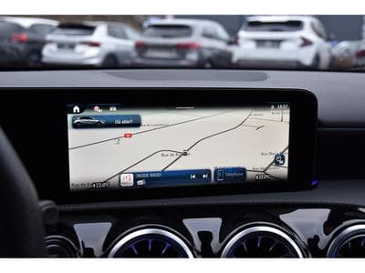 Mercedes A 200 AMG Line 7G-Tronic DISTRONIC LANE GPS CAM NIGHT KEYLESS 1° M (2025) - Photo 10