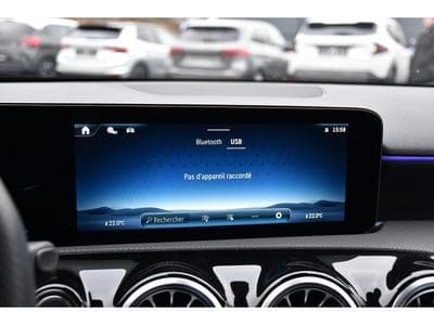 Mercedes A 200 AMG Line 7G-Tronic DISTRONIC LANE GPS CAM NIGHT KEYLESS 1° M (2025) - Photo 11