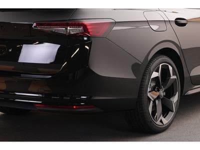 Skoda Superb Combi Sportline 2.0 TSI DSG7 150kW-204CV - Attelage - Jantes (2025) - Foto 12