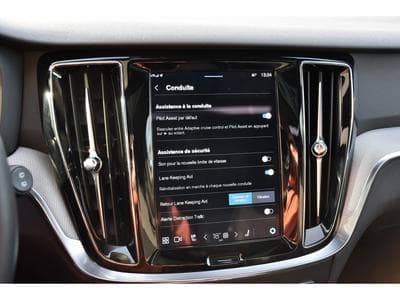 Volvo V60 2.0 B4 Plus Dark Geartronic CUIR MEMO PANO CAM360 HARMAN 1°M (2025) - Photo 14