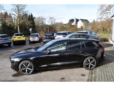 Volvo V60 2.0 B4 Plus Dark Geartronic CUIR MEMO PANO CAM360 HARMAN 1°M (2025) - Photo 3