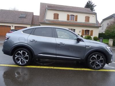 Renault Arkana TECHNO Mild Hybrid 140 EDC (2025) - Photo 2