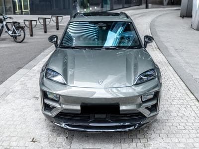 Porsche Macan Turbo Electric (2024) - Photo 1