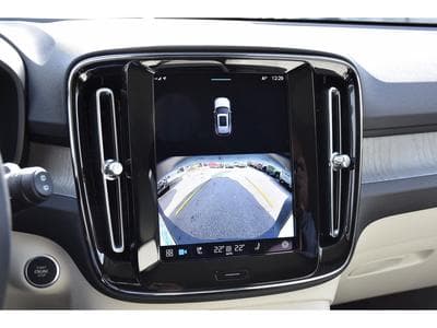 Volvo XC40 2.0 B3 MHEV Plus Dark DCT MEMO HARMAN PILOT ATT RMQ NEUF (2024) - Photo 14