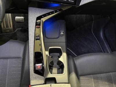 Peugeot 5008 1.2 PHASE III GT LINE (2025) - Photo 10