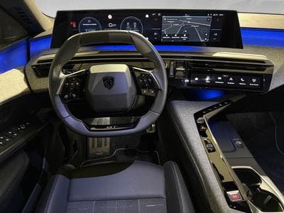 Peugeot 5008 1.2 PHASE III GT LINE (2025) - Photo 6