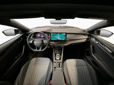 Skoda Octavia Combi+Sportline+DSG+Pano+AHK (2025) - Photo 2