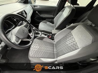 VW Taigo R-Line 1.0 Tsi DSG 110cv (2022) - Foto 10