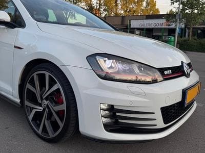 VW Golf GTI (2016) - Photo 1