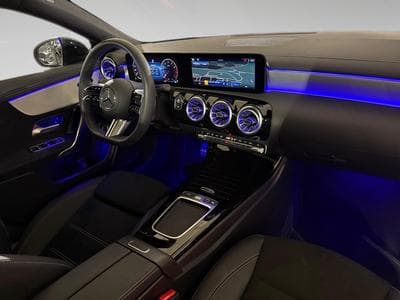 Mercedes CLA 200 1.3 HYBRID ESSENCE (2025) - Foto 7