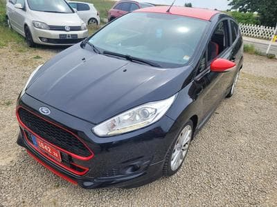 Ford Fiesta RED/BLACK EDITION (2015) - Photo 1