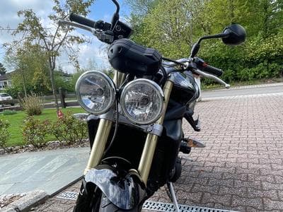 Triumph Street Triple (2009) - Foto 1