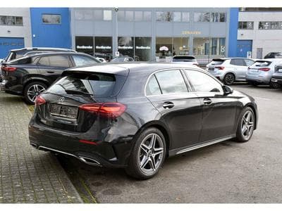 Mercedes A 200 AMG Line 7G-Tronic GPS LANE CAM PARK KEYLESS 1° MAIN (2025) - Photo 4