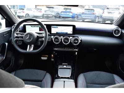 Mercedes A 200 AMG Line 7G-Tronic GPS LANE CAM PARK KEYLESS 1° MAIN (2025) - Photo 9