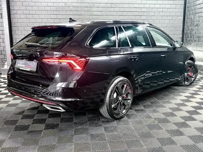 Skoda Octavia RS iV Combi PHEV 245 CV *MATRIX* *Sièges Chauff* (2022) - Photo 6
