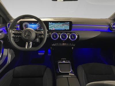 Mercedes A 200 1.3 hatchback AMG NIGHT EDITION (2025) - Foto 5